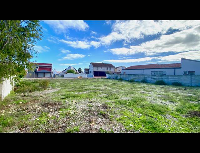 670M² VACANT LAND FOR SALE IN PORT OWEN